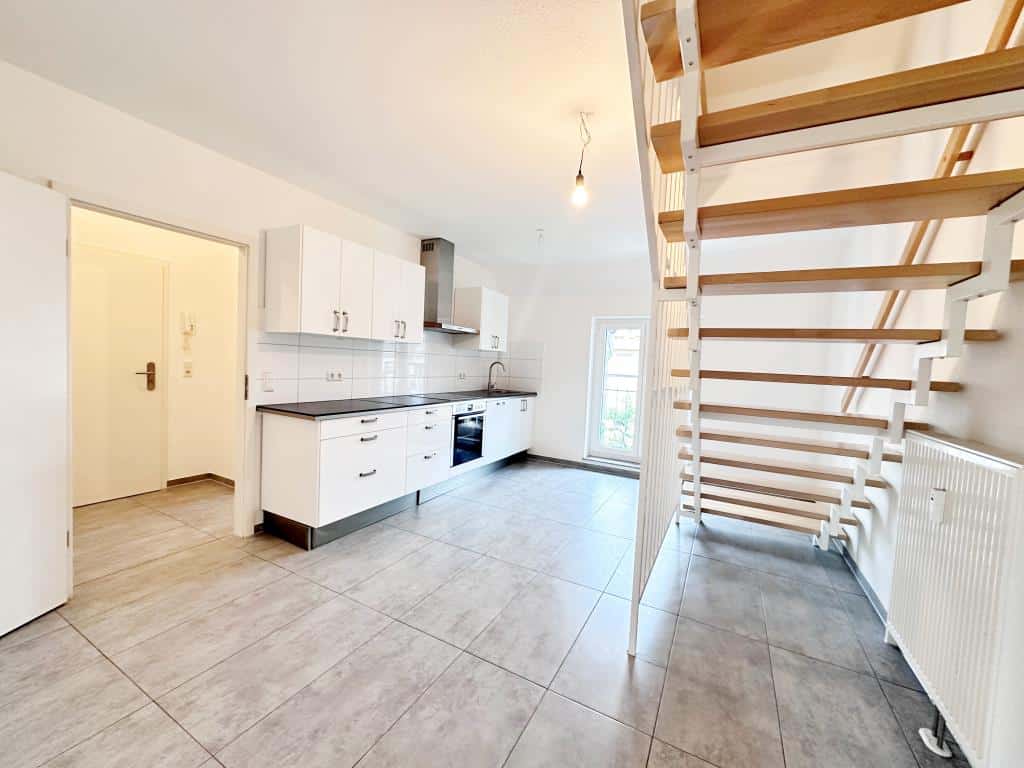 Freiburg - 3 Zi.-Whg. Maisonette mit EBK, Balkon, Aufzug und Kellerabteil, nahe der Uniklinik FR