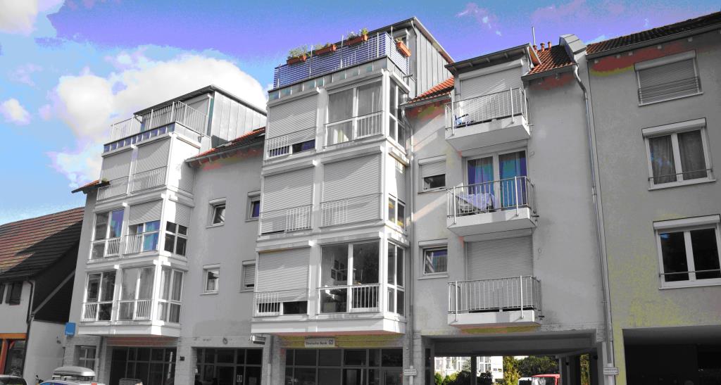 Freiburg - Messepreis Vermietete 2-Zi. Wohnung im DG, mit Balkon ud EBK in Freiburg-Zähringen