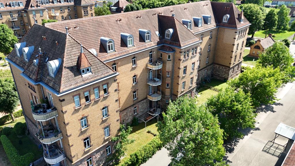 Breisach - Wohnen im Rebpark – große Maisonette mit 2 Balkonen, 2 Garagen großer Ausbaureserve und Aufzug