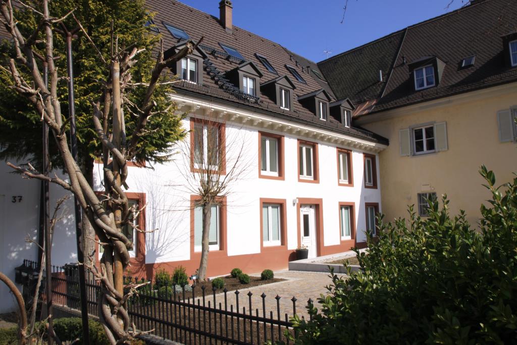 Freiburg - Das ist Ihre Gelegenheit! Historischer Altbau 1224 - Kernsaniert - Garagen